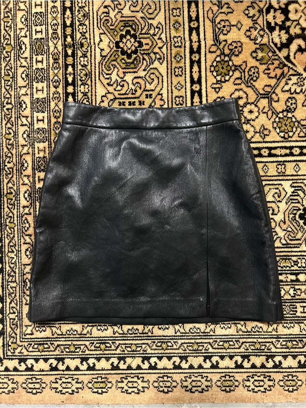 Wilfred Black Leather Like Mini Skirt - Classic Women's Skirt